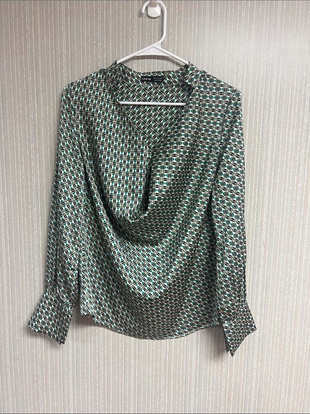 SHEIN S NWOT Green Geometric Print Long-Sleeve Blouse